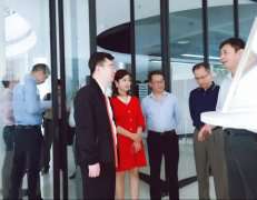 广东省工业和信息化局莅临开云kaiyun网页版登陆-开云kaiyun(中国)调研制造业创新中心建设情况 